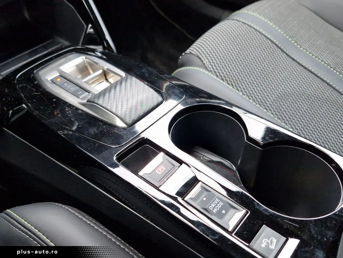 PEUGEOT 2008 Hybrid 145 GT e-DSC  LED Navi Kamera360 ACC