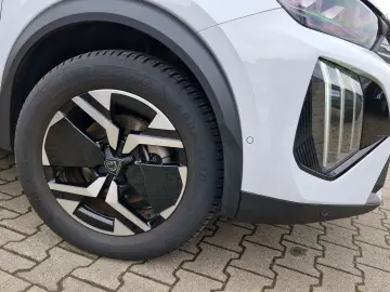 PEUGEOT 2008 Hybrid 145 GT e-DSC  LED Navi Kamera360 ACC