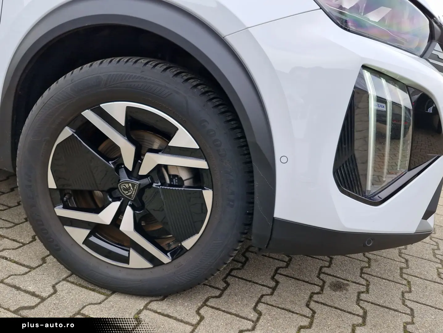 PEUGEOT 2008 Hybrid 145 GT e-DSC  LED Navi Kamera360 ACC