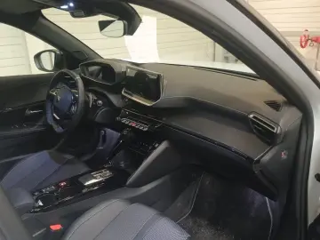 PEUGEOT 2008 Hybrid 145 GT Klima Navi Rückfahrkamera