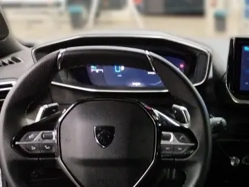 PEUGEOT Neuer 2008 GT HYBRID 145 e-DSC6  360 KAMERA