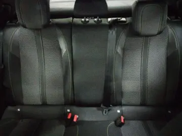 PEUGEOT Neuer 2008 GT HYBRID 145 e-DSC6  360 KAMERA