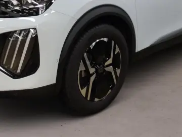 PEUGEOT Neuer 2008 GT HYBRID 145 e-DSC6  360 KAMERA