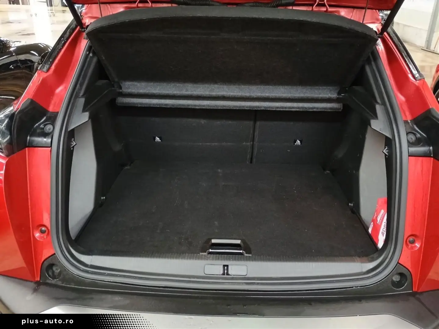 PEUGEOT Neuer 2008 GT HYBRID 145 e-DSC6  360 KAMERA