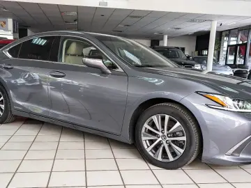 LEXUS ES 300H ACC Leder ESD Kamera 8-FACH