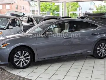 LEXUS ES 300H ACC Leder ESD Kamera 8-FACH