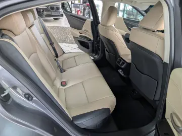 LEXUS ES 300H ACC Leder ESD Kamera 8-FACH