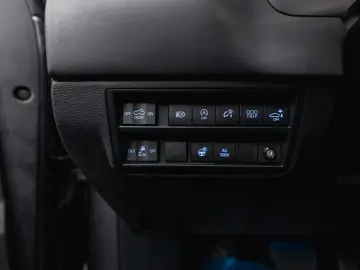 TOYOTA Tundra PLATINUM 3.4L V6 4x4