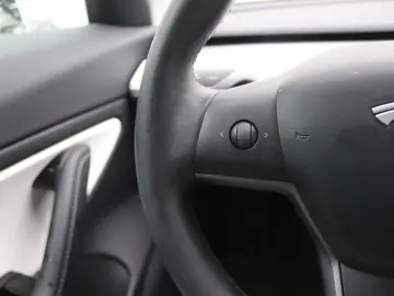 TESLA Model 3 Standard RWD Plus 93% SoH [ Weiß LEDER L