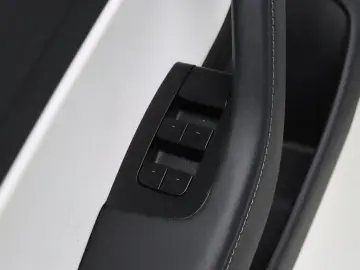 TESLA Model 3 Standard RWD Plus 93% SoH [ Weiß LEDER L