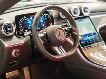 MERCEDES-BENZ CLE 220 d Coupé AMG Line powerrot Pano&hellip;