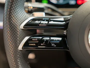 MERCEDES-BENZ CLE 220 d Coupé AMG Line powerrot Pano&hellip;