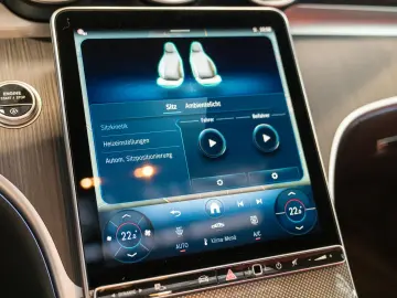 MERCEDES-BENZ CLE 220 d Coupé AMG Line powerrot Pano&hellip;