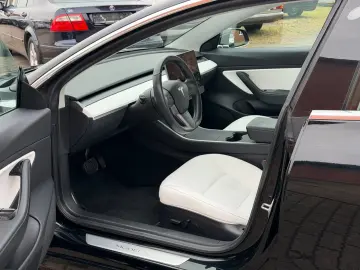 TESLA Model 3 Standard Plus 1.Hand AHK Leder Weiß