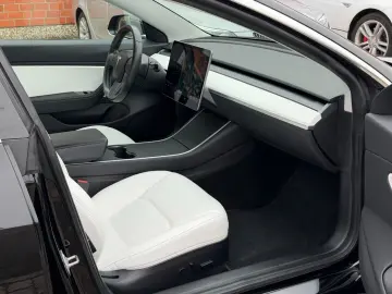 TESLA Model 3 Standard Plus 1.Hand AHK Leder Weiß
