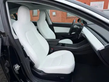 TESLA Model 3 Standard Plus 1.Hand AHK Leder Weiß