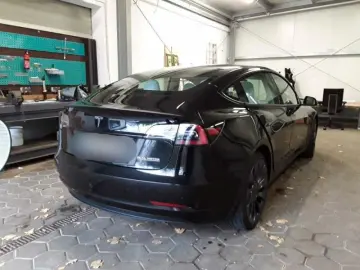 TESLA Model 3 Performance Dual  White Interior