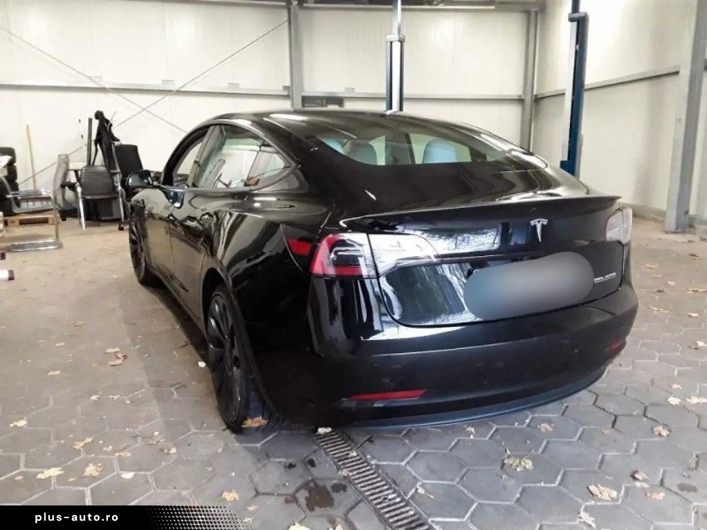 TESLA Model 3 Performance Dual  White Interior