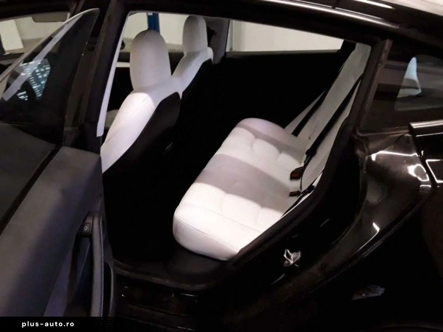 TESLA Model 3 Performance Dual  White Interior