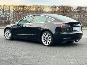 TESLA Model 3 Long Range Dual AWD 75 KW Pano-LED-360