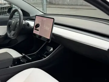 TESLA Model 3 Long Range Dual AWD 75 KW Pano-LED-360