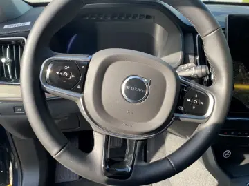 VOLVO XC90 Plus Bright B5 AWD 7-Sitzer El. Panodach Na