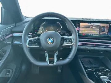 BMW 540d xDr. MSport AHK Pano DrAssPr PaAss  adapLED