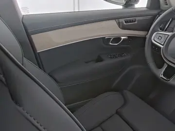 VOLVO XC90 Plus Dark Recharge Plug-In Hybrid AWD 7-Sit