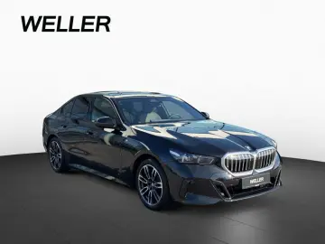 BMW 520i Lim M SPORT AdLED AHK Pano StHz H K St Go