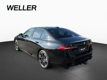 BMW 520i Lim M SPORT AdLED AHK Pano StHz H K St Go