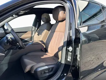 BMW 520i Lim M SPORT AdLED AHK Pano StHz H K St Go