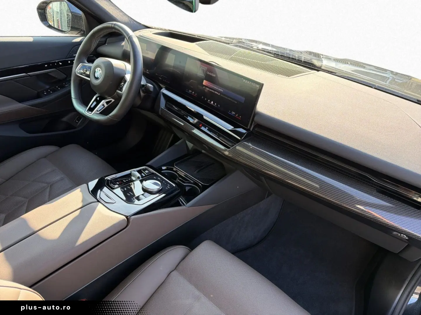 BMW 520i Lim M SPORT AdLED AHK Pano StHz H K St Go