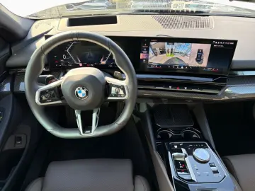 BMW 520i Lim M SPORT AdLED AHK Pano StHz H K St Go