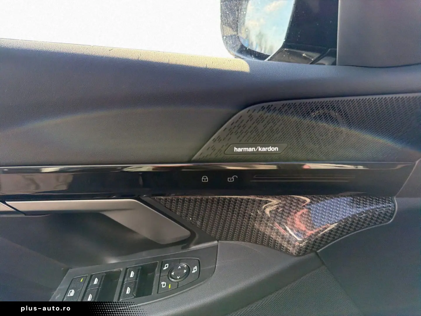 BMW 520i Lim M SPORT AdLED AHK Pano StHz H K St Go