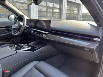 BMW 520d M Sport Pano HUD DA  PA  AHK Standhzg.