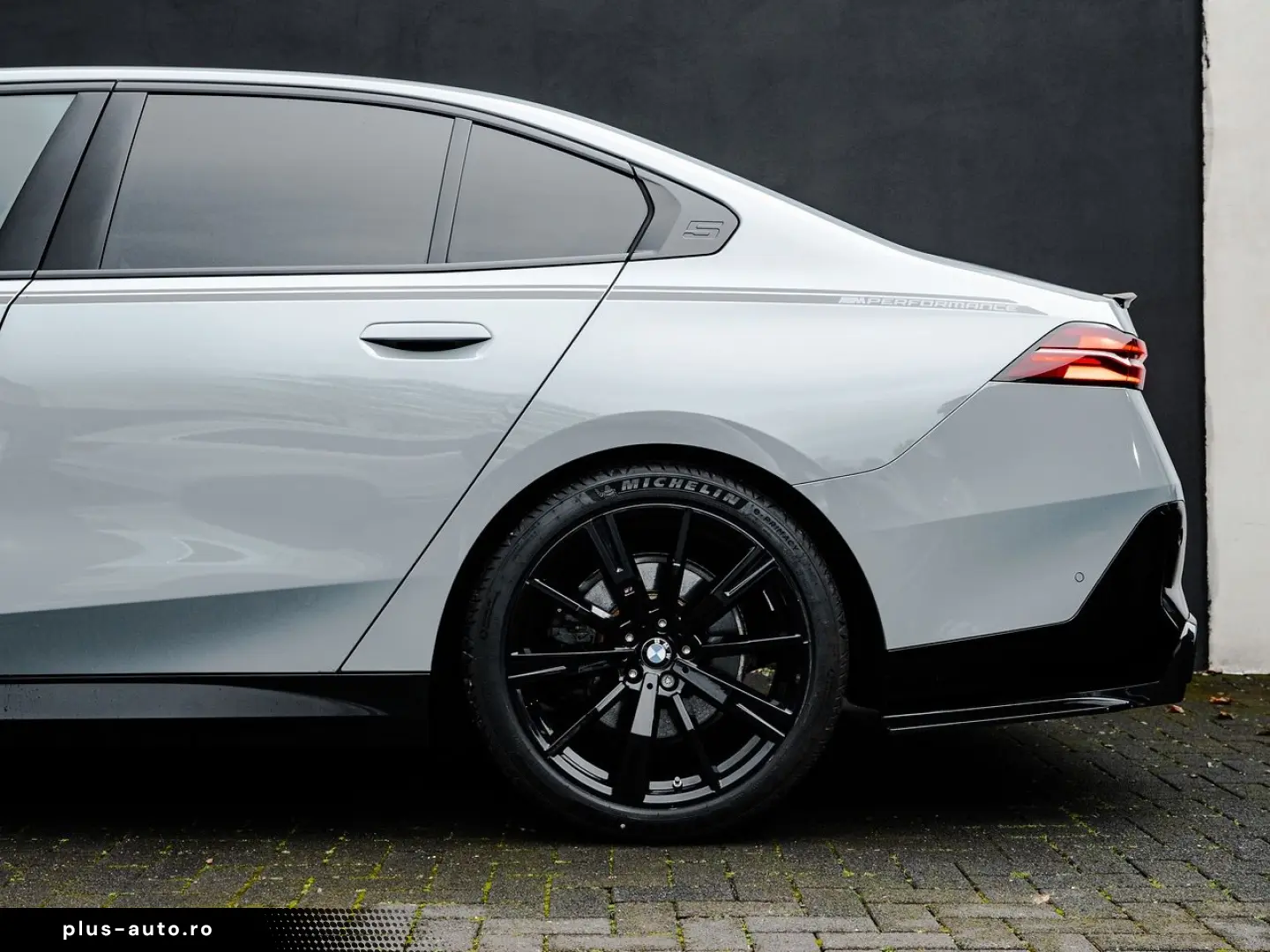 BMW 520 d M Sport G60 PERFORMANCE CARBON VOLL