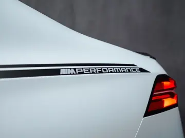 BMW 520 d M Sport G60 PERFORMANCE CARBON VOLL