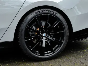 BMW 520 d M Sport G60 PERFORMANCE CARBON VOLL