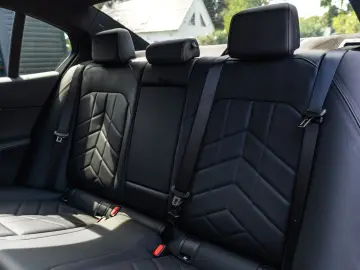 BMW 520 d M Sport G60 PERFORMANCE CARBON VOLL