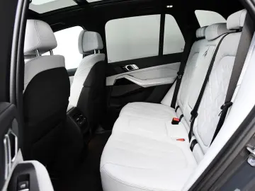 BMW X5 xDrive40d M Sport 21Zoll AHK Sitzlüft ACC 360