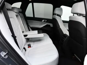 BMW X5 xDrive40d M Sport 21Zoll AHK Sitzlüft ACC 360