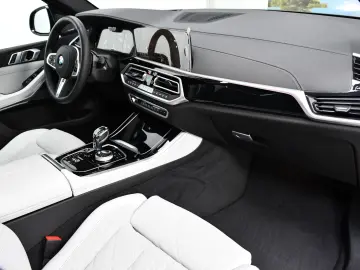 BMW X5 xDrive40d M Sport 21Zoll AHK Sitzlüft ACC 360