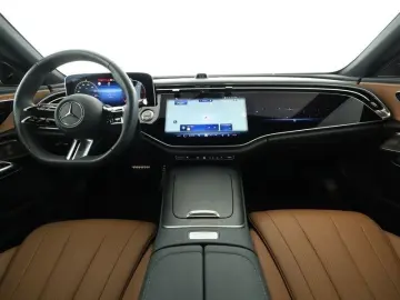 MERCEDES-BENZ E 220 d AMG Night SUPERSCREEN DIST Bur&hellip;