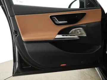 MERCEDES-BENZ E 220 d AMG Night SUPERSCREEN DIST Bur&hellip;