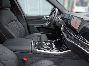 BMW X5 xDrive30d M SPORTPAKET PRO ICONIC GLOW KOMFOR