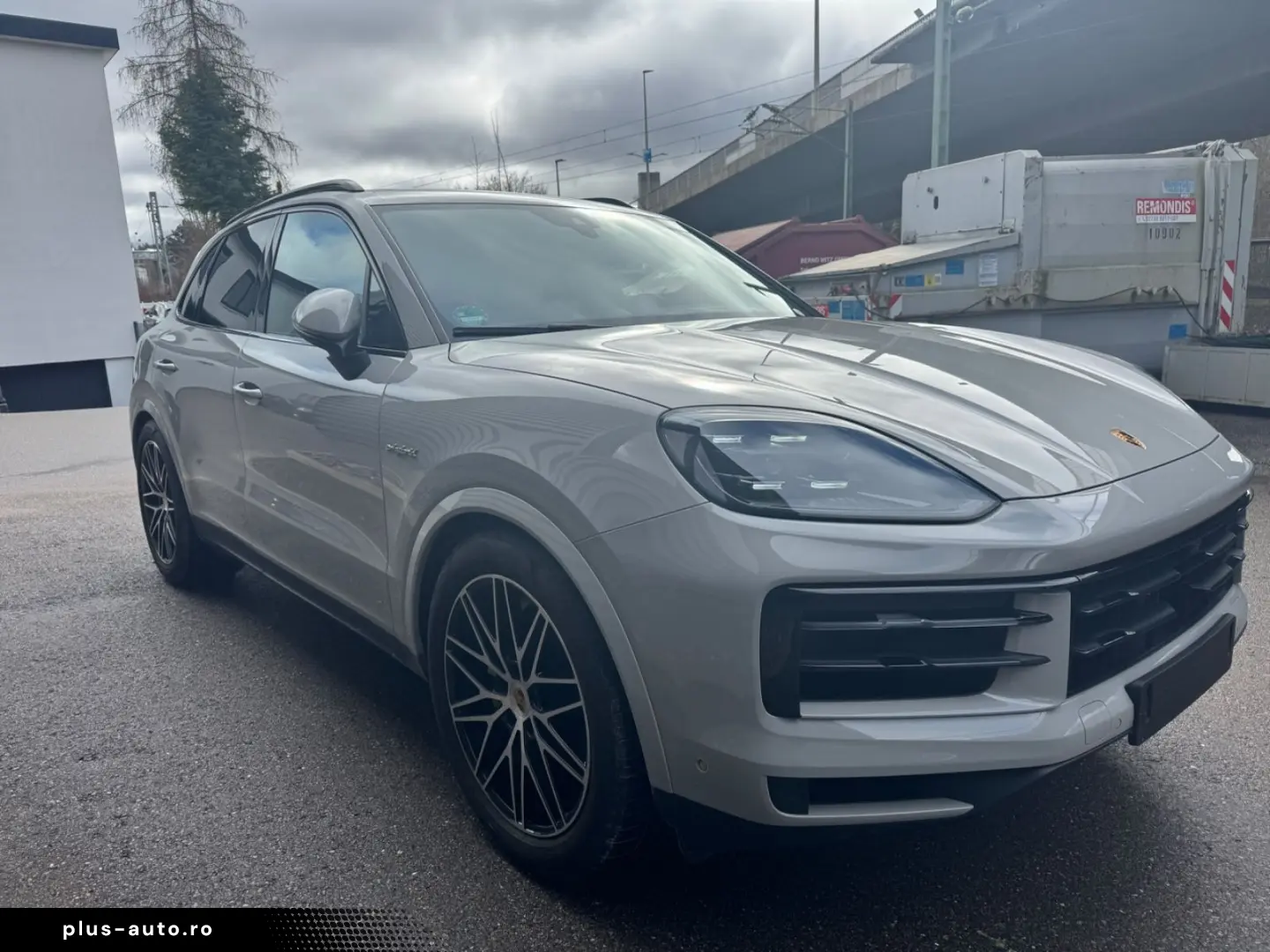 PORSCHE Cayenne E-Hybrid Pano Luft Beifahrerdisplay Inno