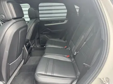 PORSCHE Cayenne E-Hybrid Pano Luft Beifahrerdisplay Inno