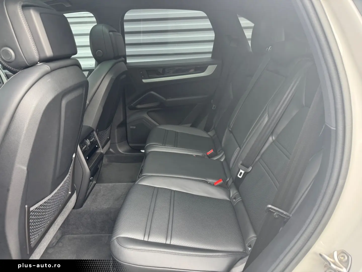 PORSCHE Cayenne E-Hybrid Pano Luft Beifahrerdisplay Inno