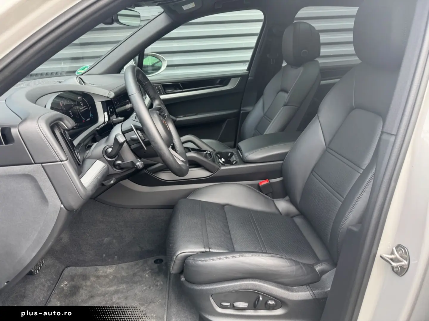 PORSCHE Cayenne E-Hybrid Pano Luft Beifahrerdisplay Inno