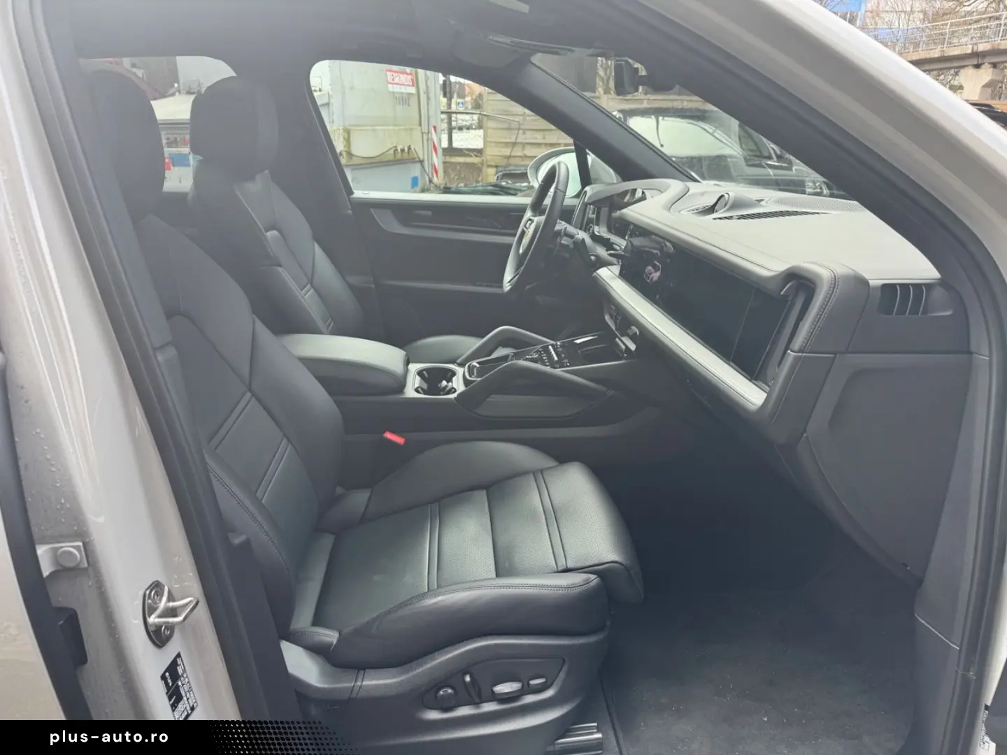 PORSCHE Cayenne E-Hybrid Pano Luft Beifahrerdisplay Inno